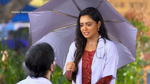 Dr Siddhartho Puts a Ring around Parvati's Finger - Amader Dadamoni - Promo Bengali Romance Trailer Thumbnail