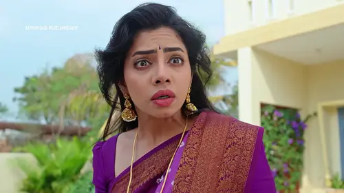 Ananda Walks the Ramp in the Fashion Contest - Ummadi Kutumbam - Promo Telugu Drama Trailer Thumbnail