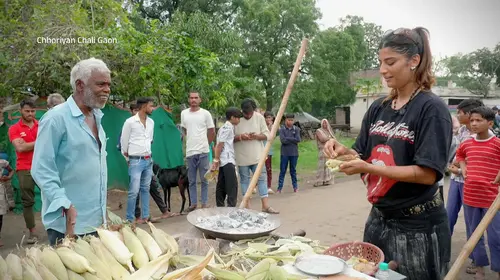 The Girls Set Up Shops in the Village to Make Money - Chhoriyan Chali Gaon - Promo Hindi Mild Language Trailer Thumbnail