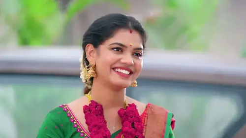 Kayal's Act Stuns Her Family - Vaagai Sooda Vaa Tamil Drama Shorts Thumbnail
