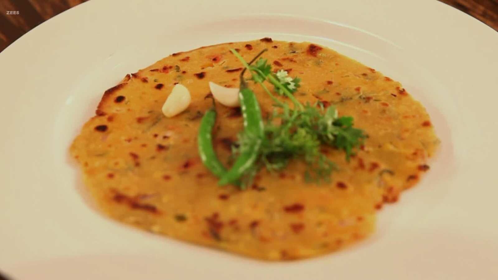 Episode 35 - Chef Vaibhav prepares pyaaz tamatar tikkar - Roti N Rice