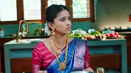 Veerabhadra Insults Rathna - Annayya - Promo Kannada Drama Trailer Thumbnail