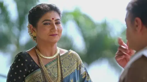 Ahilya Devi Seeks the Priest's Advice | Paaru Marathi Drama Shorts Thumbnail