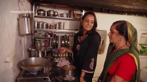 Anita’s Fritters Get Critiqued by Her Mother-in-law - Chhoriyan Chali Gaon - Promo Hindi Mild Language Trailer Thumbnail