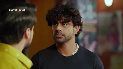 Jeetu Begins to Suspect Maddy - Gharwali Pedwali - Promo Hindi Drama Trailer Thumbnail