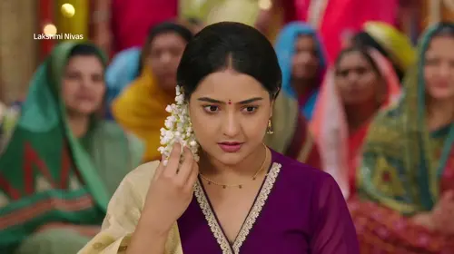 Veer Adorns Lakshmi’s Hair with a Gajra - Lakshmi Nivas - Promo Hindi Family Trailer Thumbnail