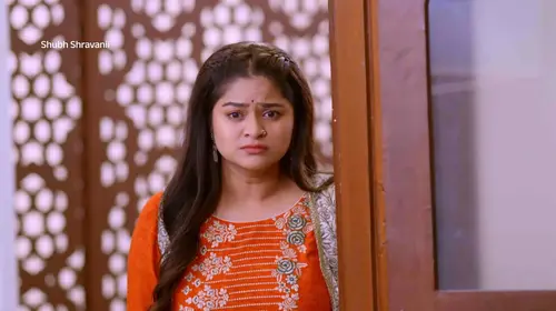 Shubh Feeds Pickle to Shravanii - Shubh Shravanii - Promo Marathi Drama Trailer Thumbnail