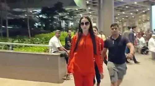 Nora Spotted At Airport Entertainment Trailer Thumbnail