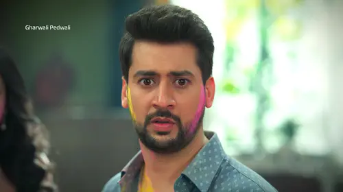 Ritika Sees Jeetu Applying Colours to Saavi and Latika - Gharwali Pedwali - Promo Hindi Drama Trailer Thumbnail