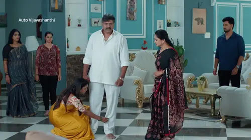 Vijayashanthi Asks Krishnamraju to Give Chiranjeevi a Chance - Auto Vijayashanthi - Promo Telugu Drama Trailer Thumbnail